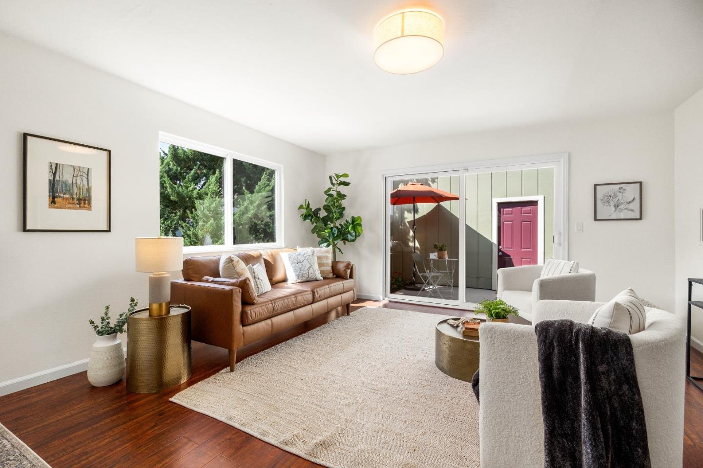 Front Image Thumbnail for ML82024321