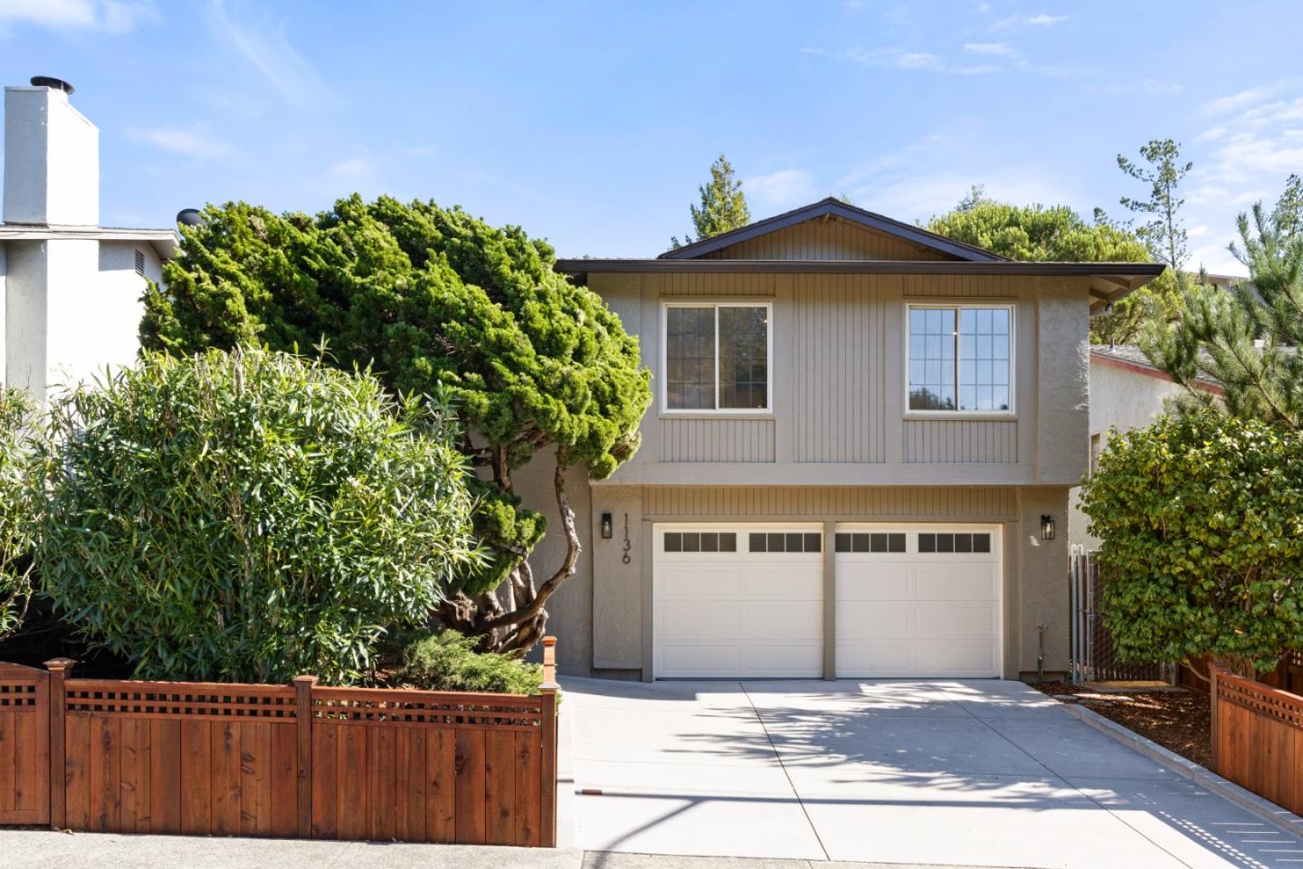 Front Image Thumbnail for ML82024383