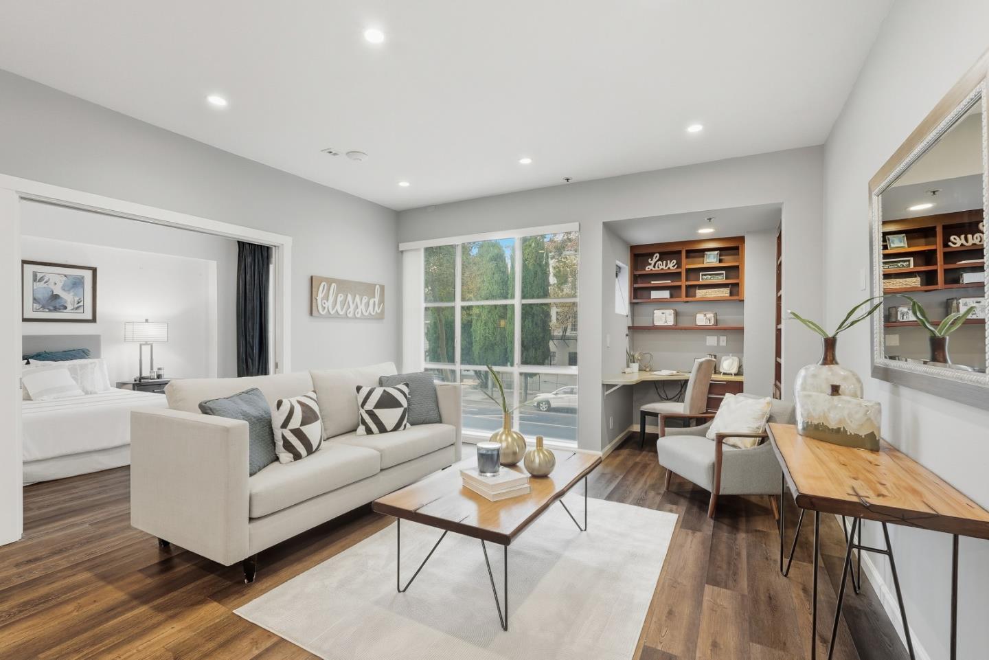 Front Image Thumbnail for ML82024385