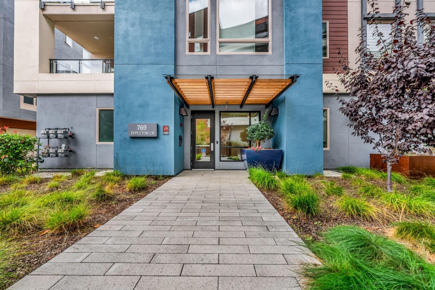 Front Image Thumbnail for ML82024461