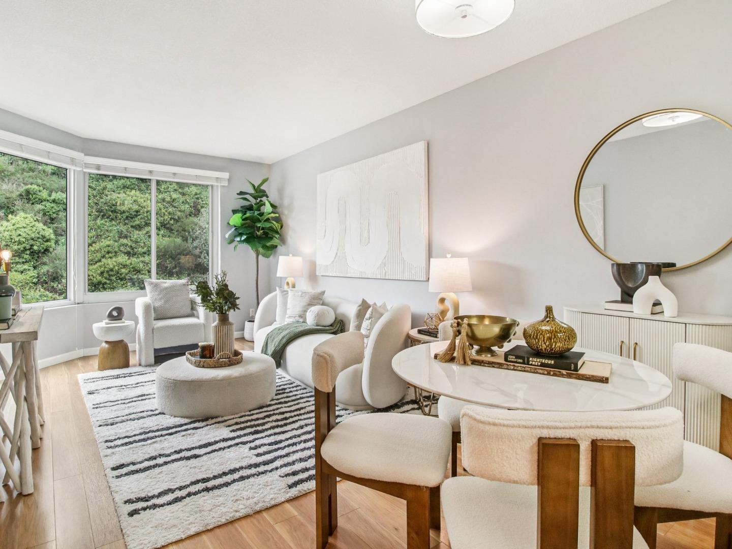 Front Image Thumbnail for ML82024464