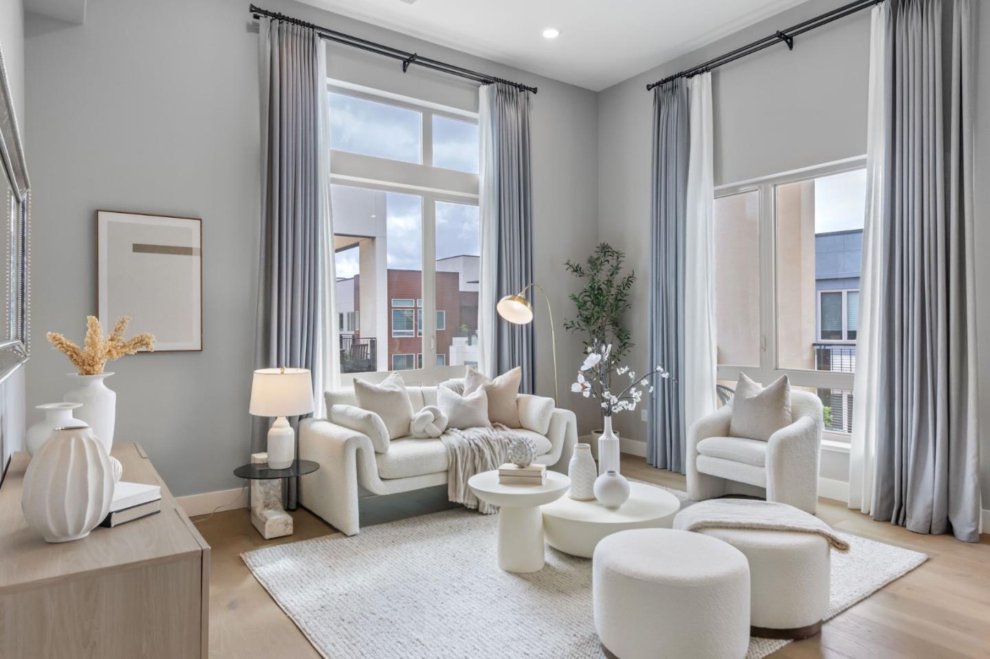 Front Image Thumbnail for ML82024469