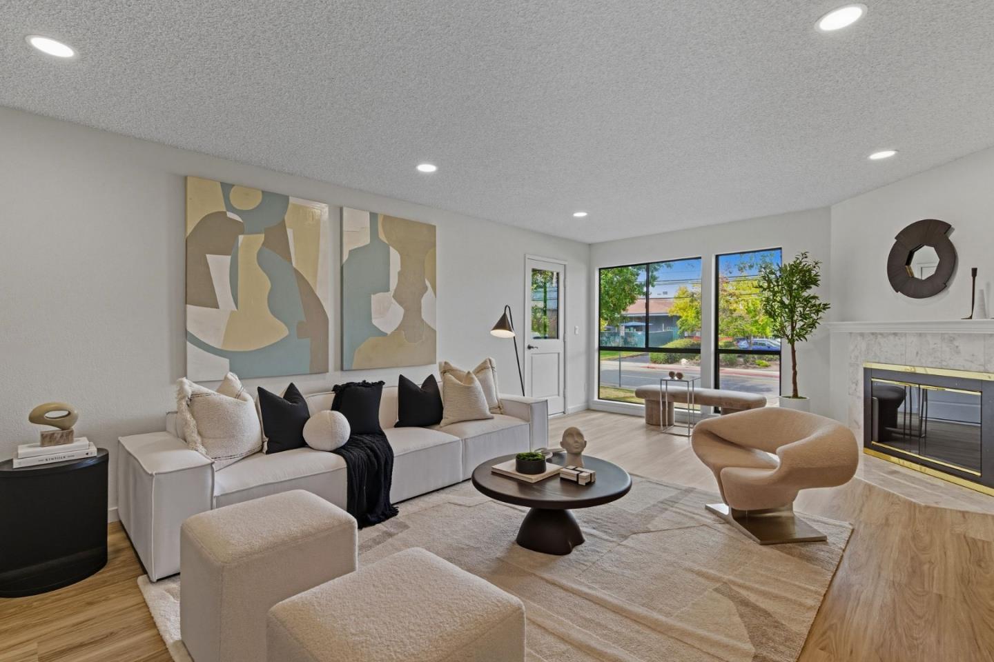 Front Image Thumbnail for ML82024487