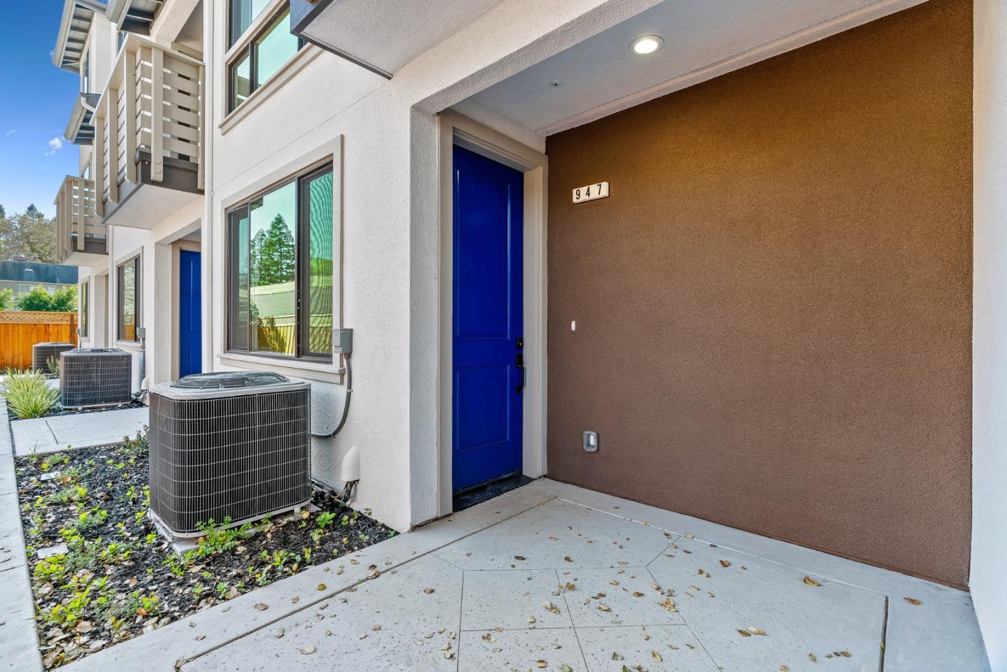 Front Image Thumbnail for ML82024496