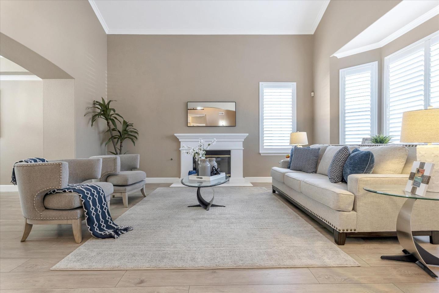 Front Image Thumbnail for ML82024508