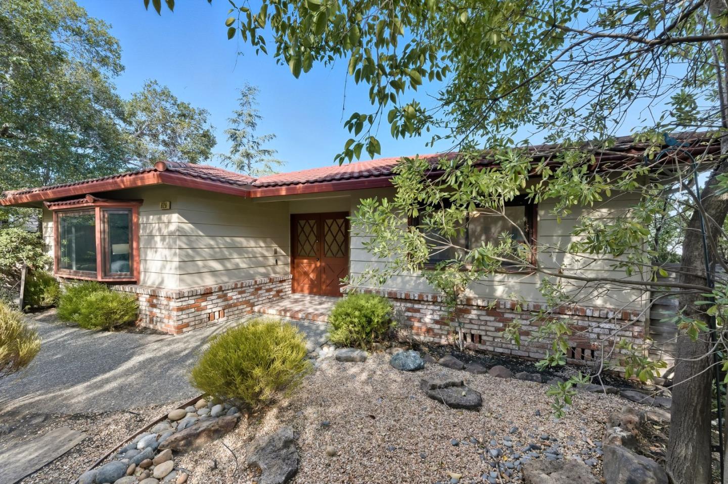 Front Image Thumbnail for ML82024514