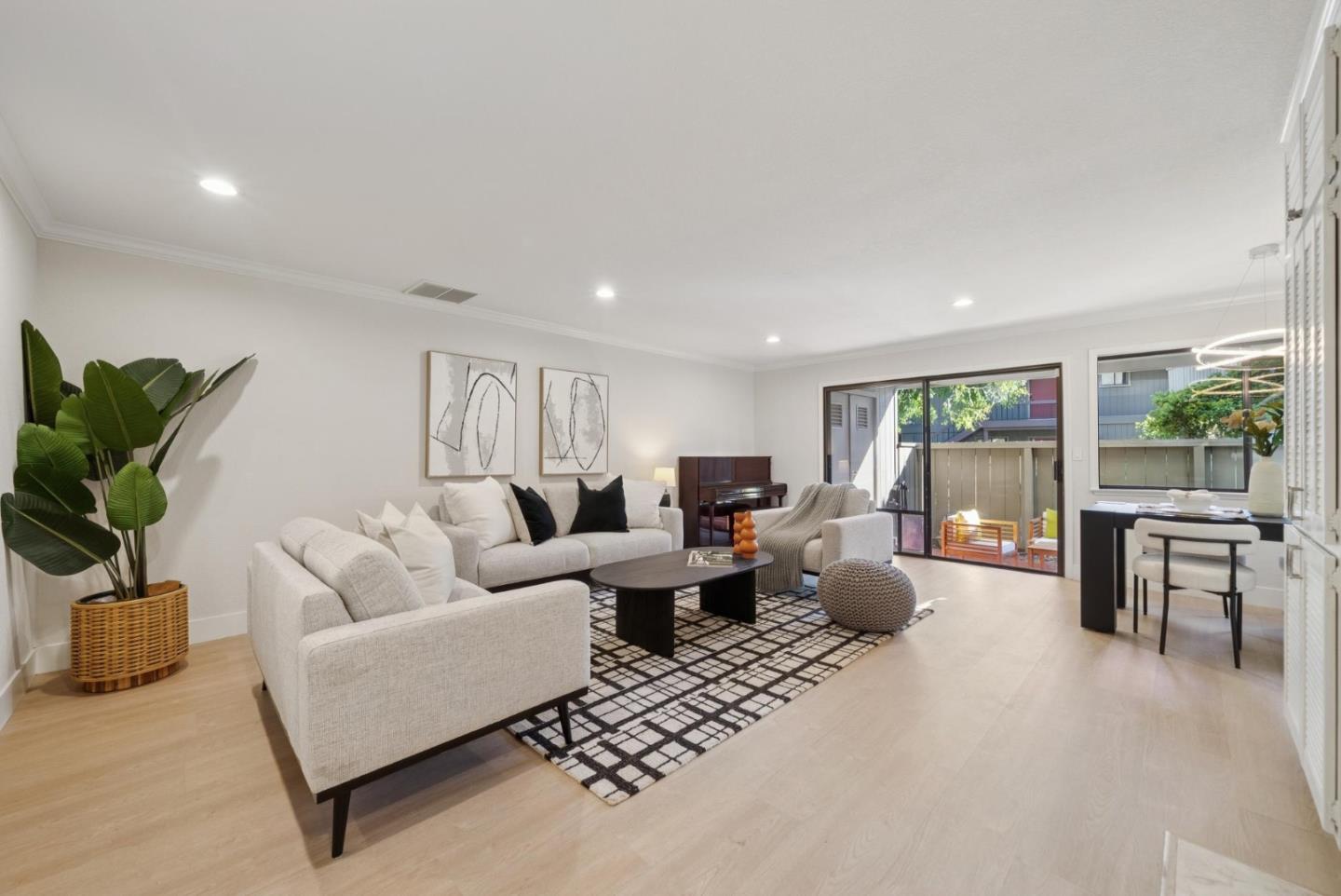 Front Image Thumbnail for ML82024524