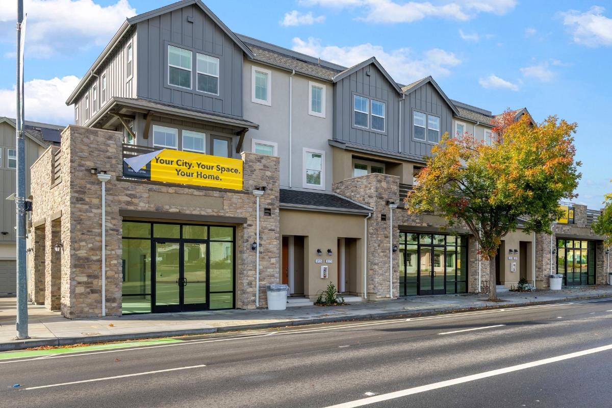 Front Image Thumbnail for ML82024525