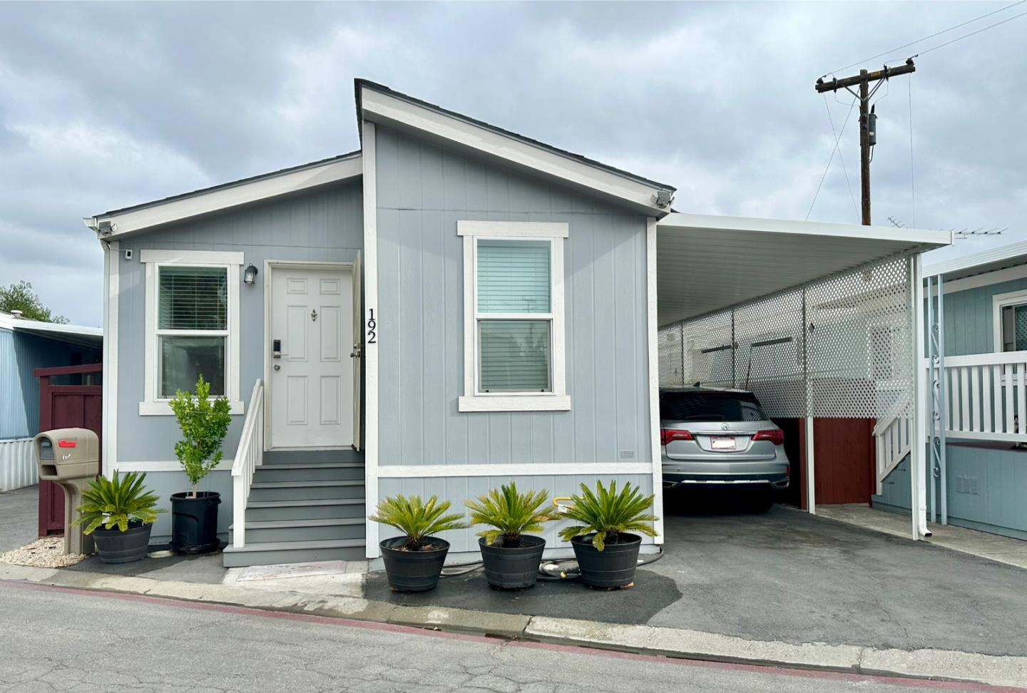 Front Image Thumbnail for ML82024554