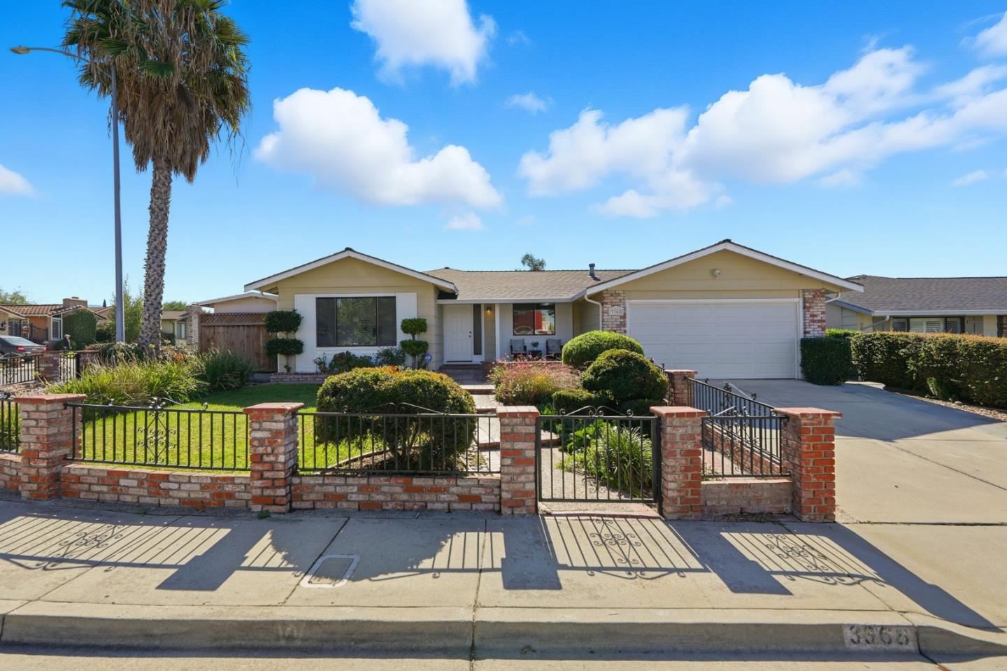 Front Image Thumbnail for ML82024646