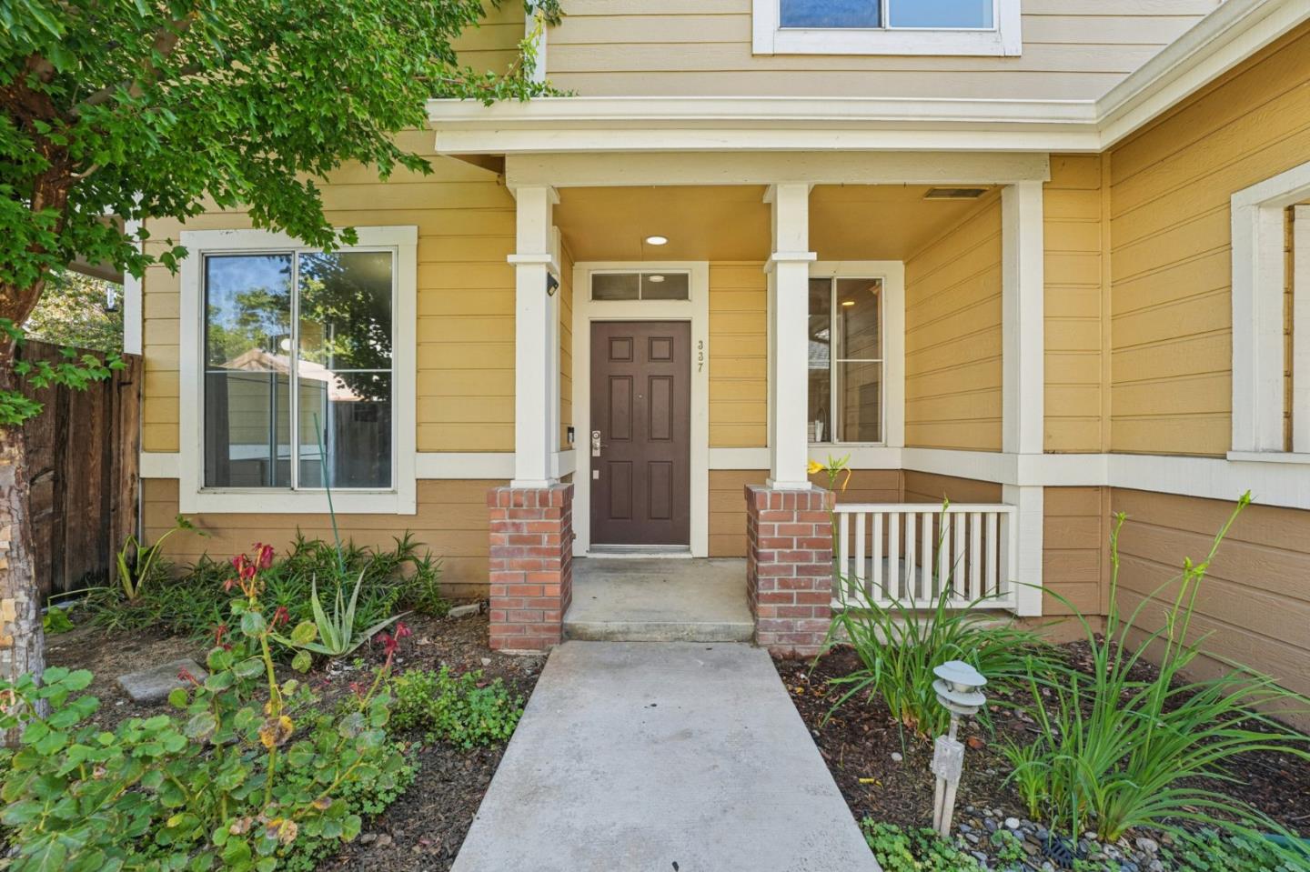 Front Image Thumbnail for ML82024661