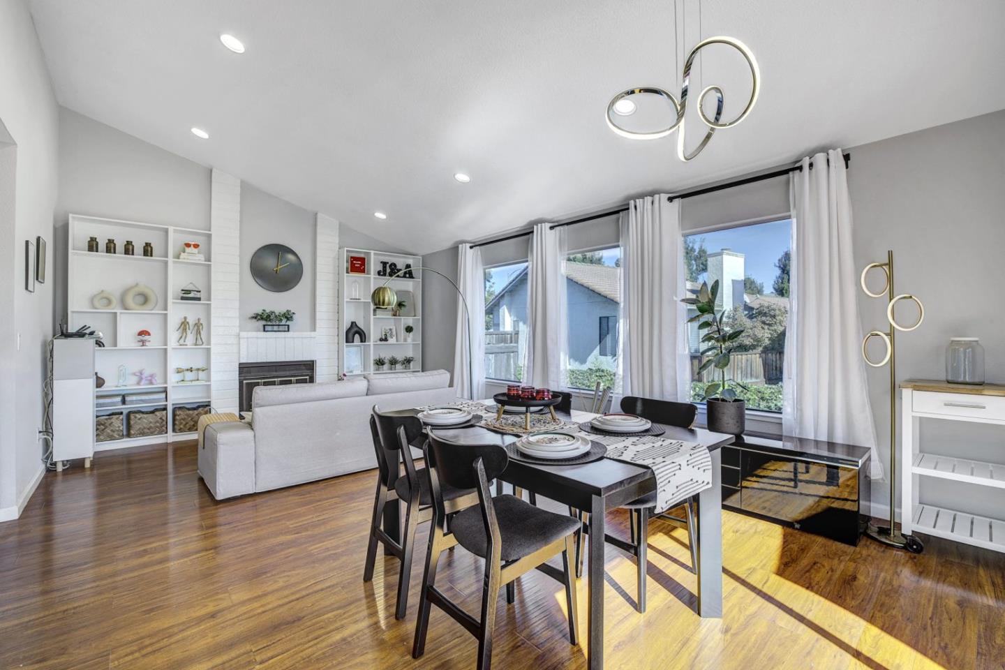 Front Image Thumbnail for ML82024687