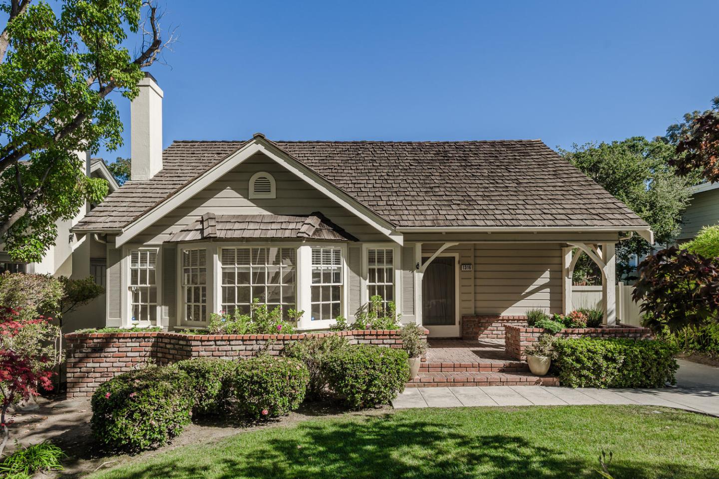 Front Image Thumbnail for ML82024794