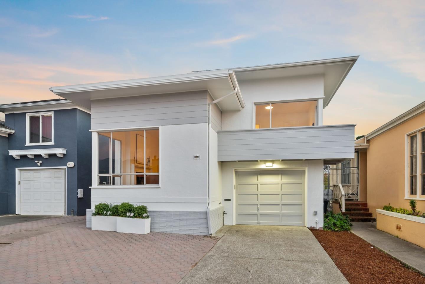 Front Image Thumbnail for ML82024863