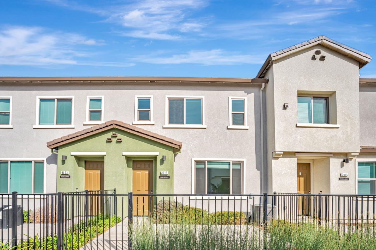 Front Image Thumbnail for ML82024963