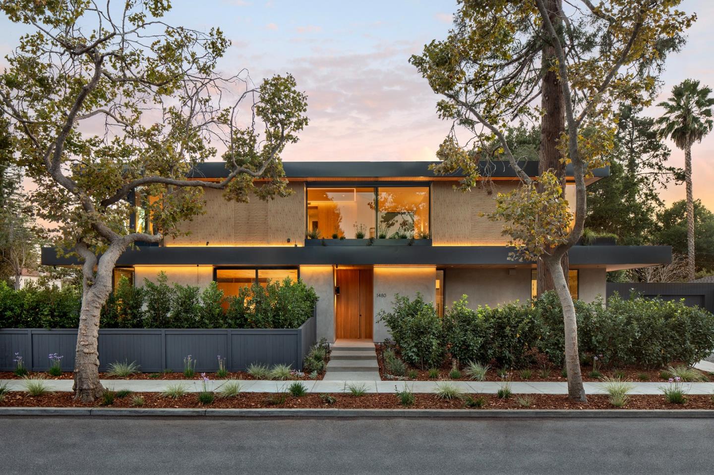 Front Image Thumbnail for ML82024978