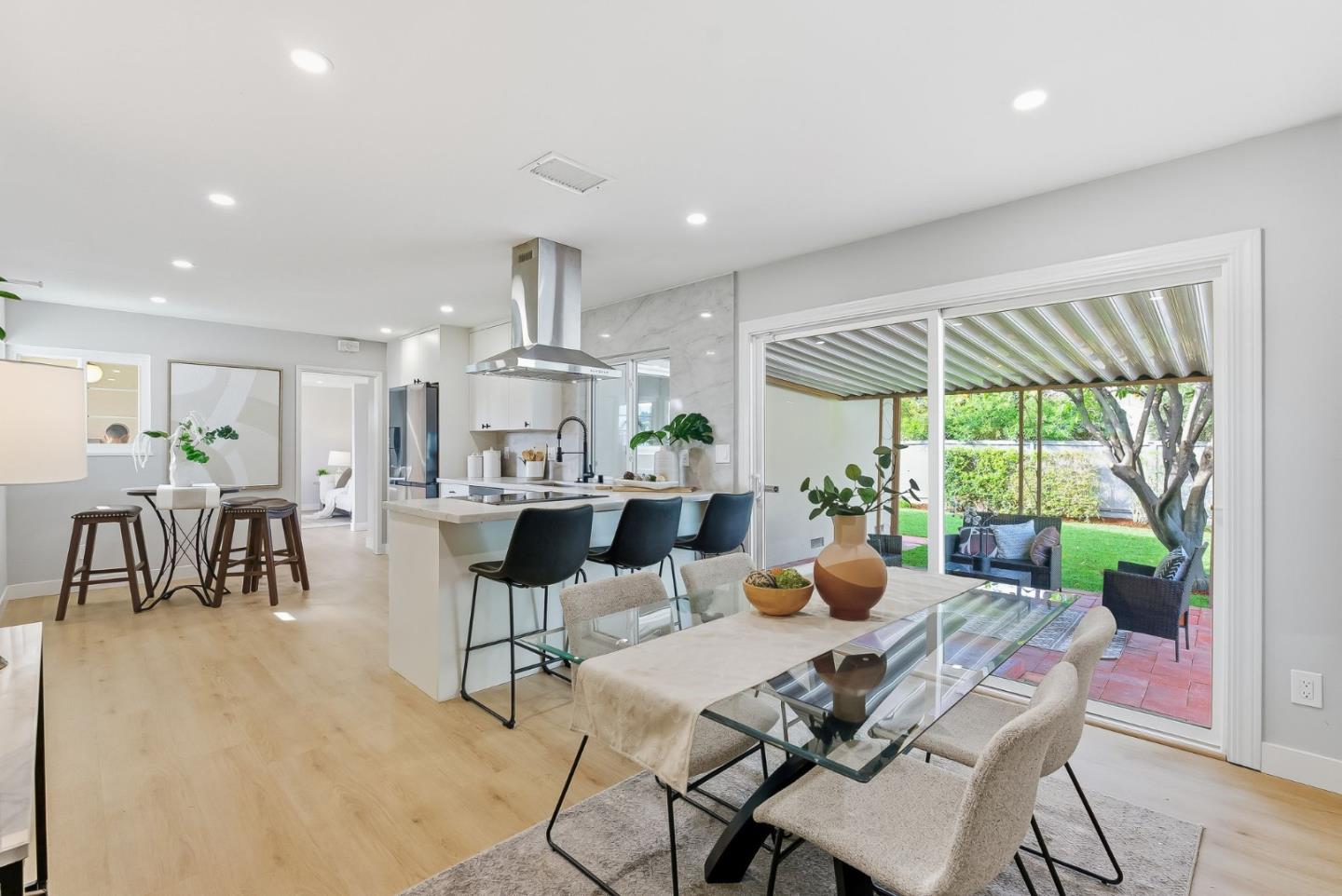 Front Image Thumbnail for ML82025072