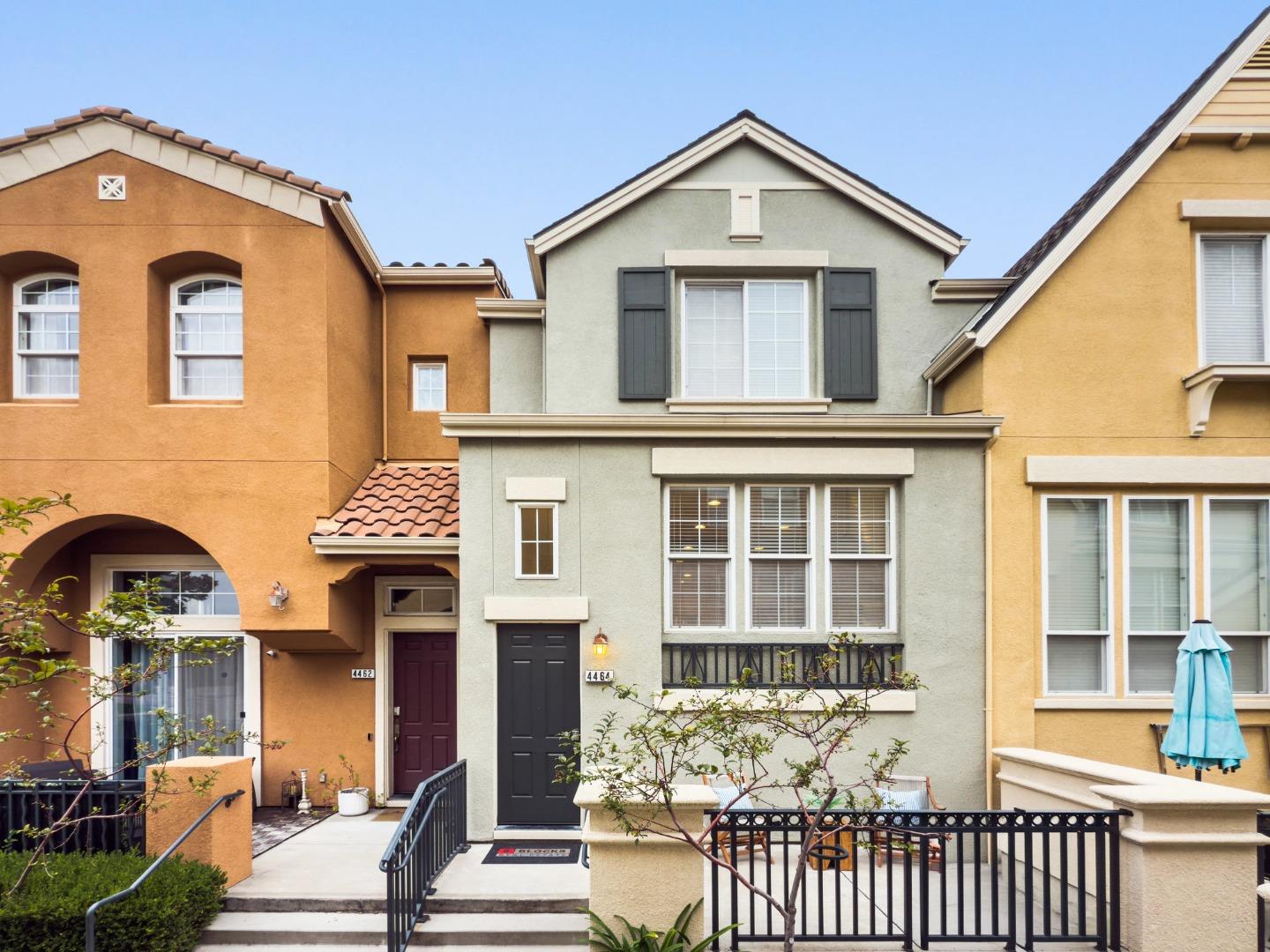 Front Image Thumbnail for ML82025103