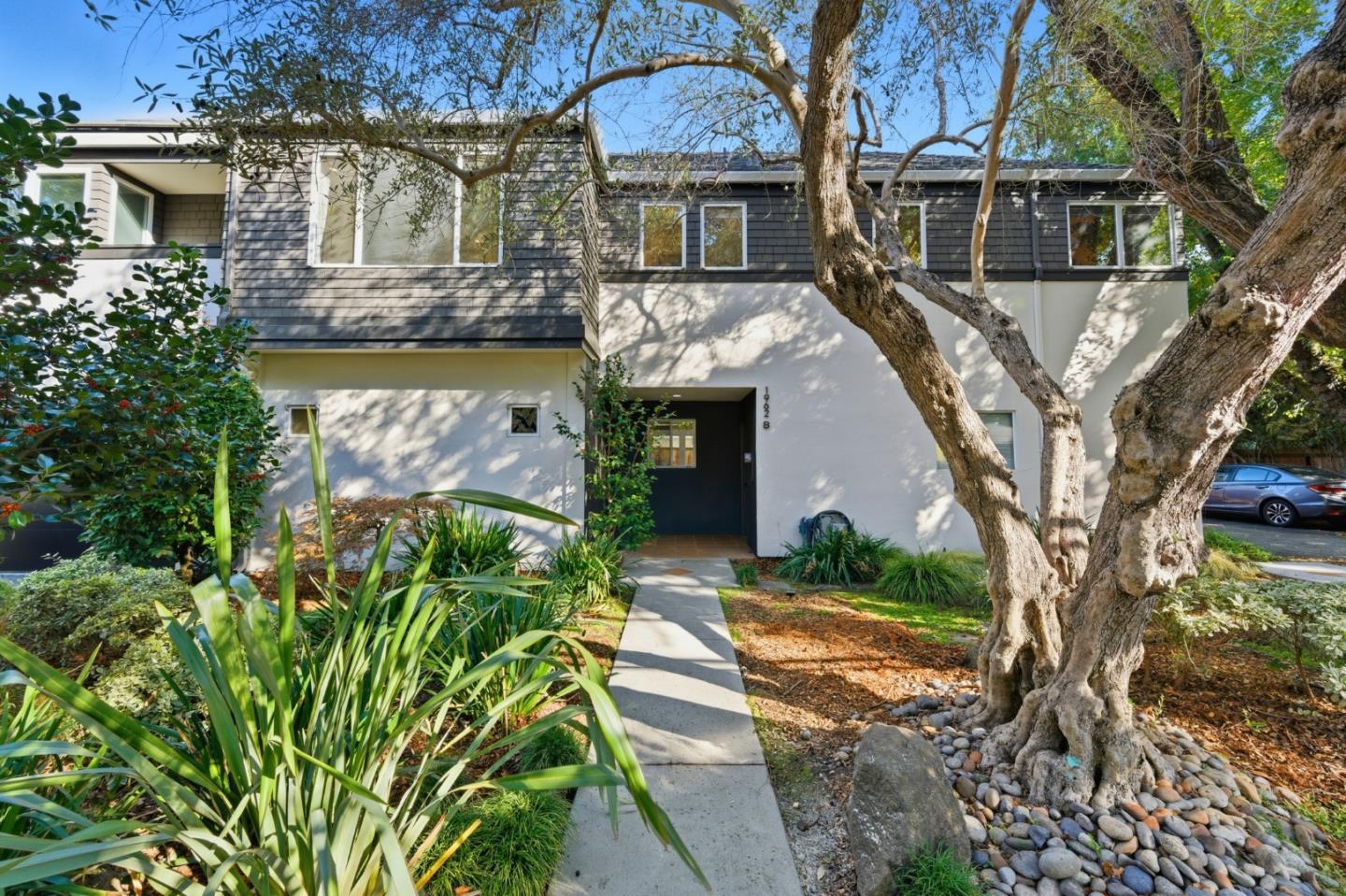 Front Image Thumbnail for ML82025240