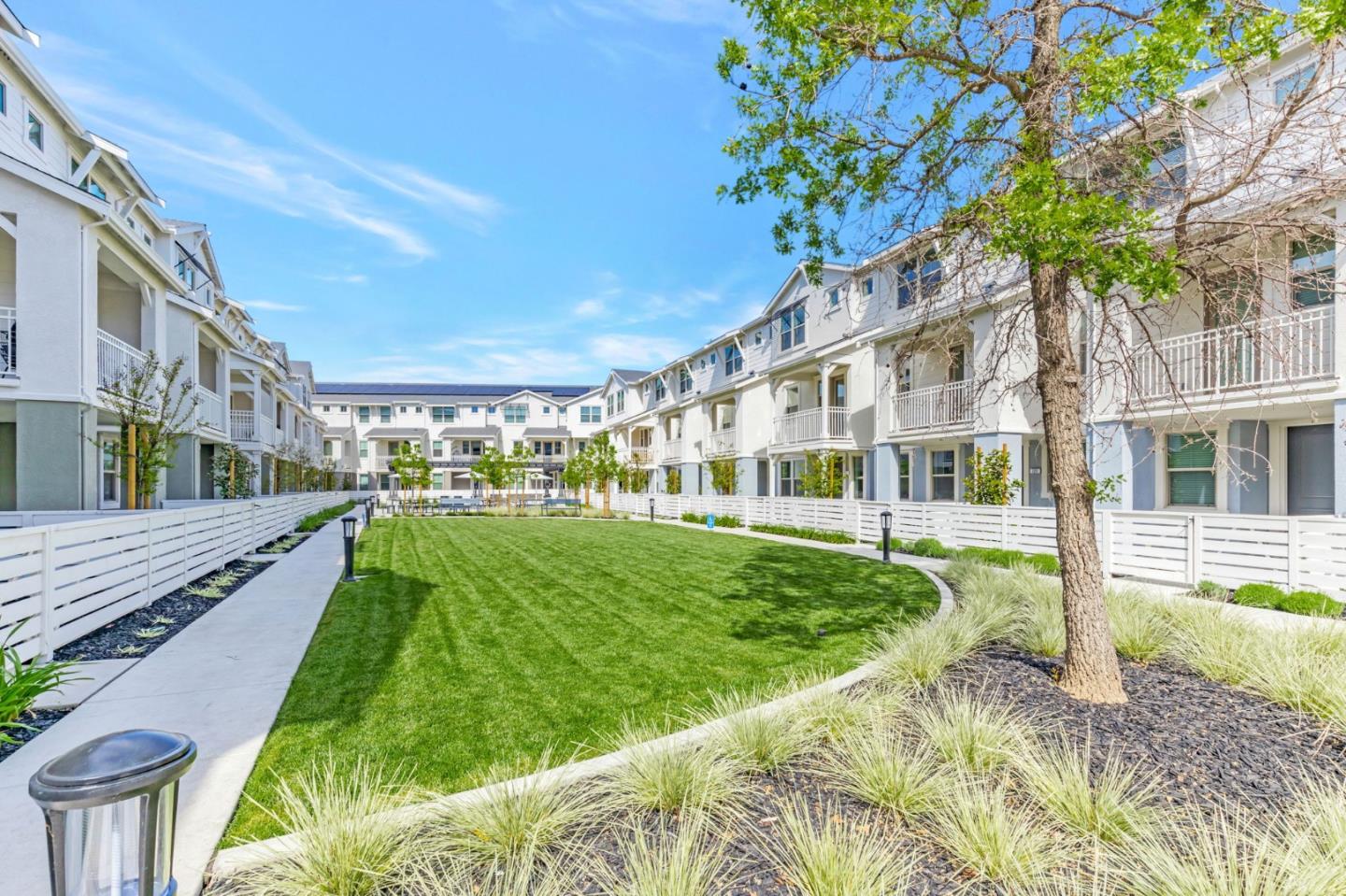 Front Image Thumbnail for ML82025275