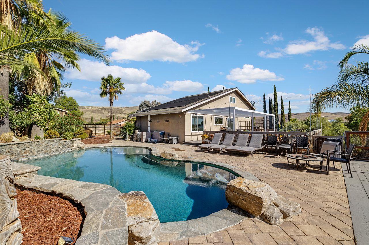 Front Image Thumbnail for ML82025295