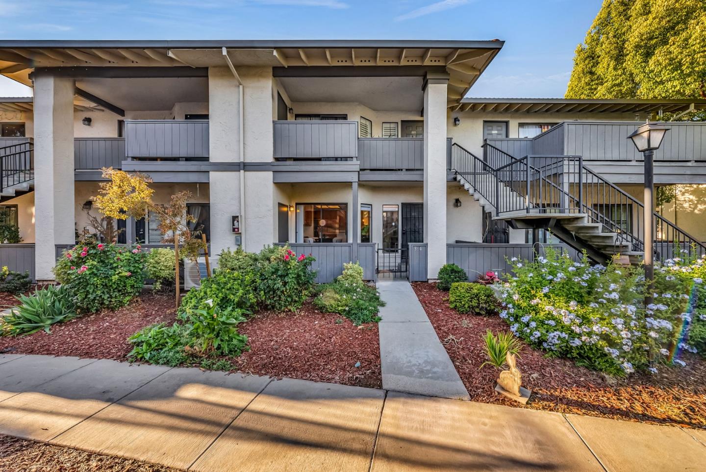 Front Image Thumbnail for ML82025298