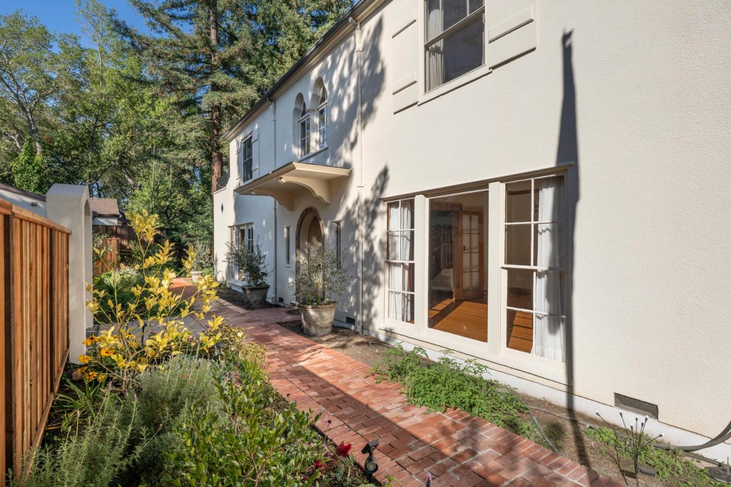 Front Image Thumbnail for ML82025405