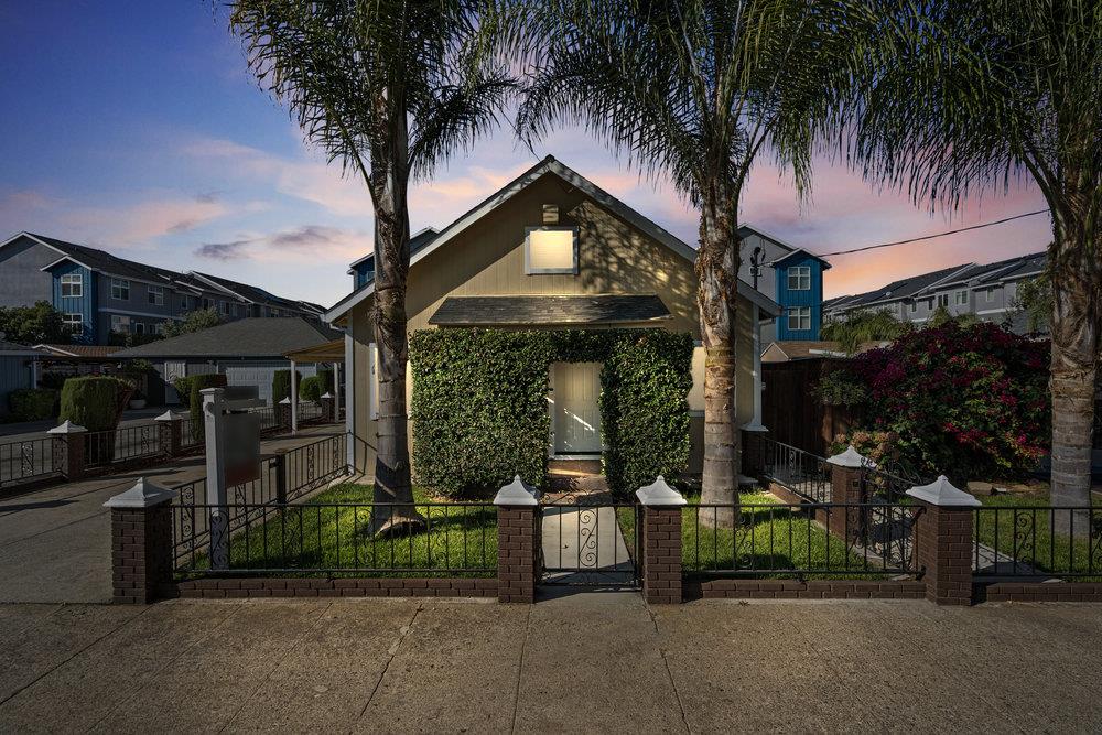 Front Image Thumbnail for ML82025440