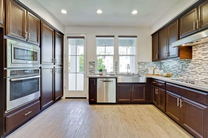 Front Image Thumbnail for ML82025539