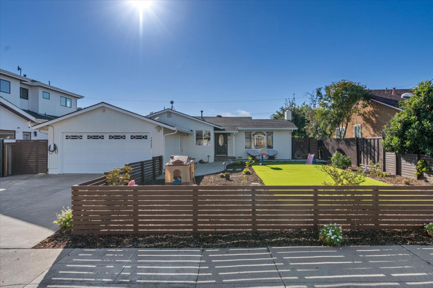 Front Image Thumbnail for ML82025561