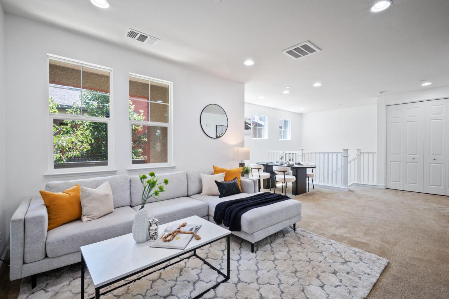 Front Image Thumbnail for ML82025658