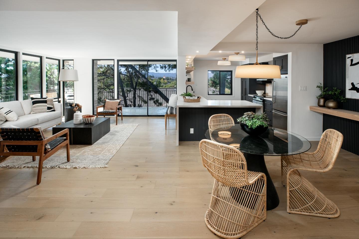 Front Image Thumbnail for ML82025673