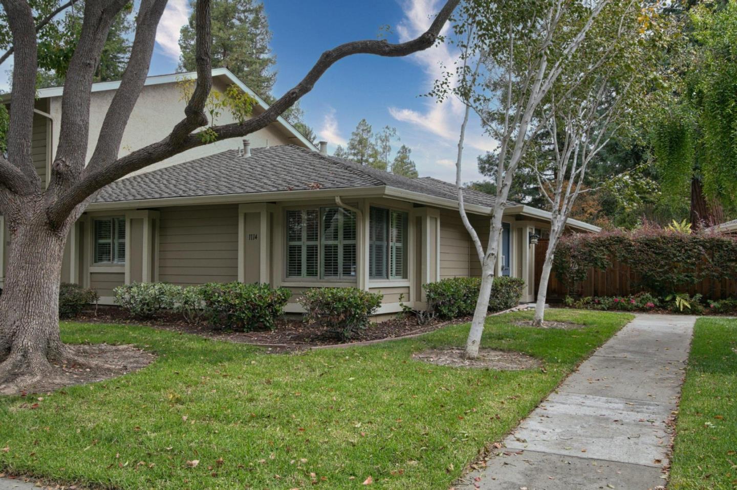 Front Image Thumbnail for ML82025793