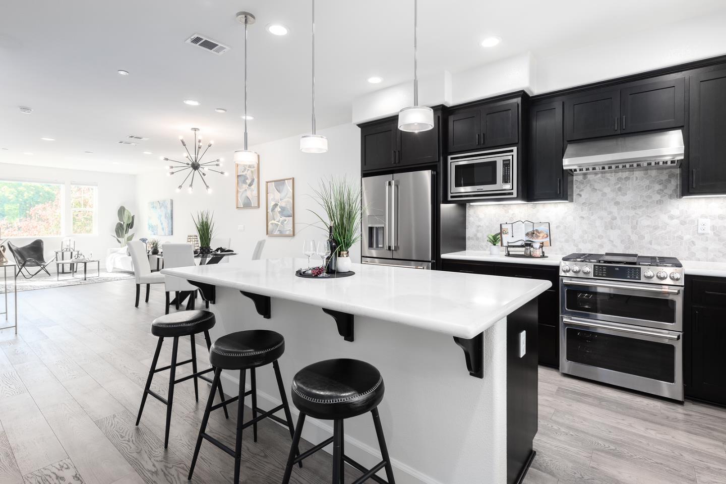 Front Image Thumbnail for ML82025827