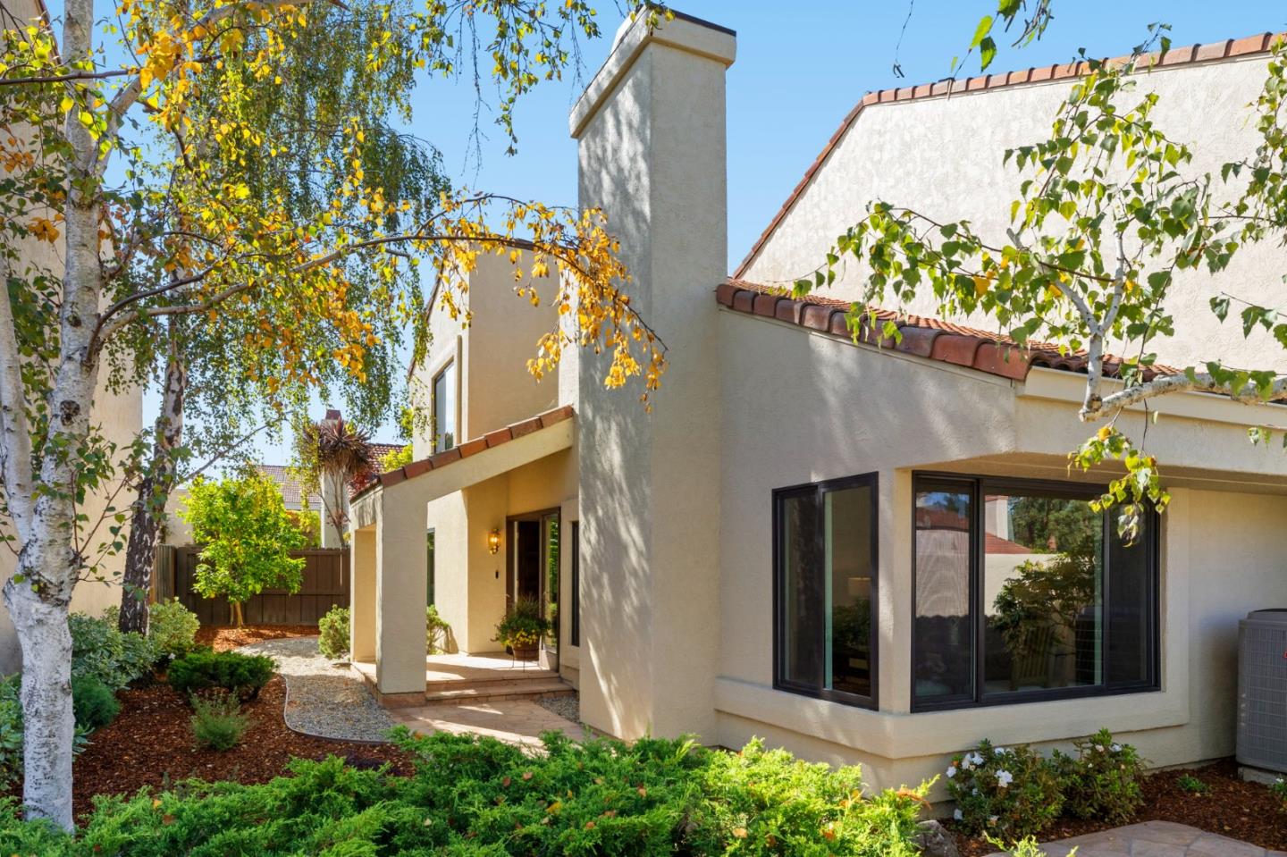 Front Image Thumbnail for ML82025830