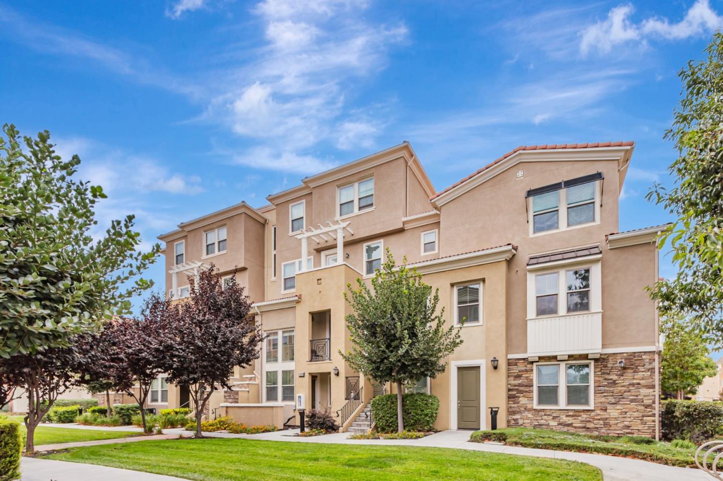 Front Image Thumbnail for ML82025881