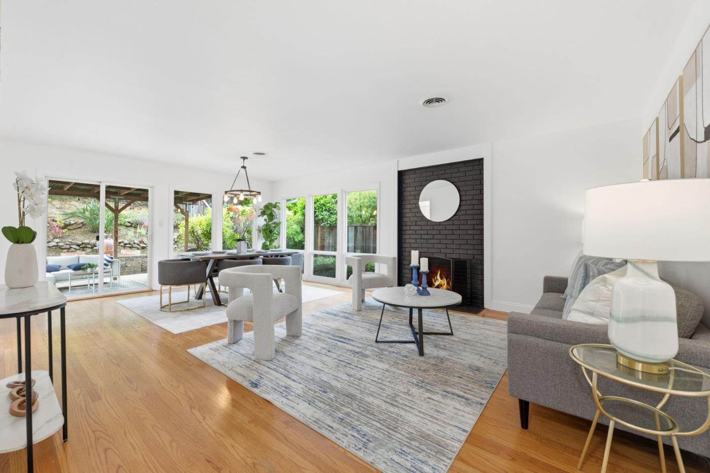 Front Image Thumbnail for ML82025882