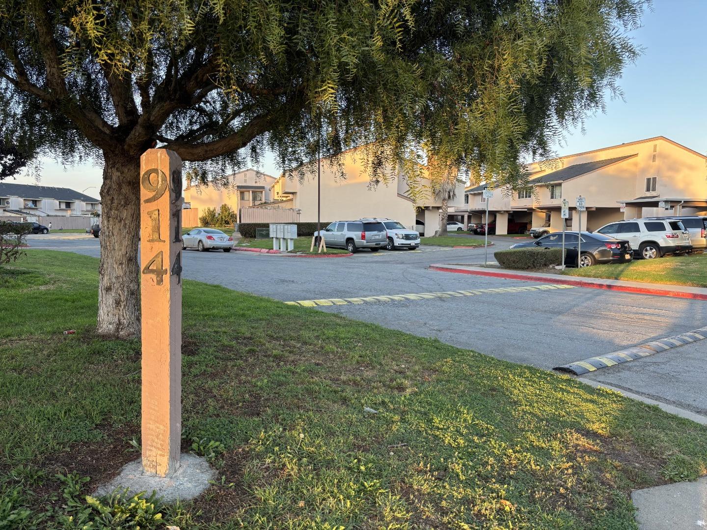 Front Image Thumbnail for ML82025905