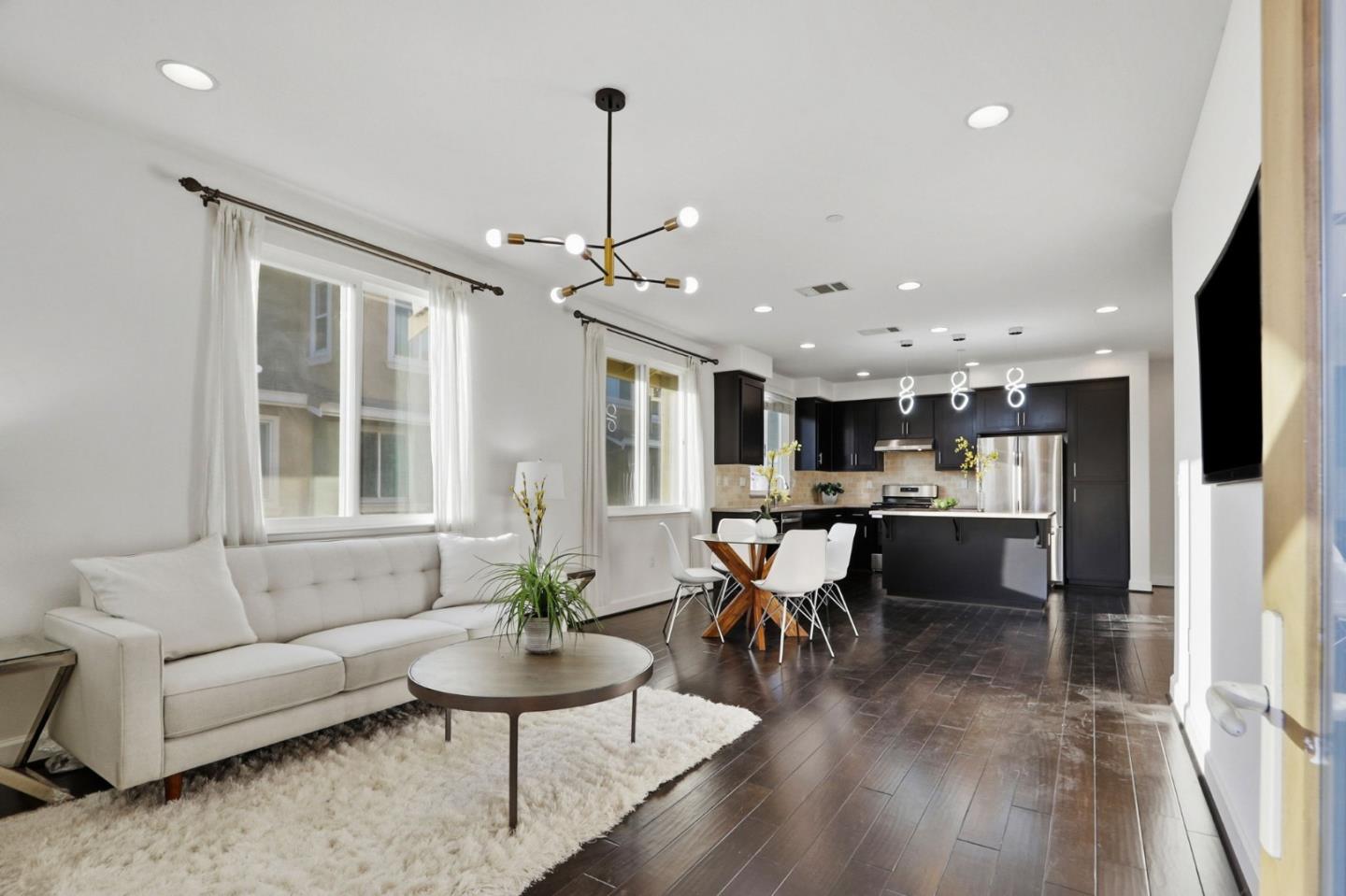 Front Image Thumbnail for ML82025928