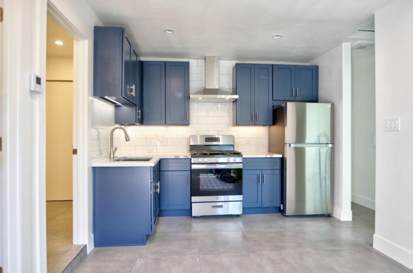 Front Image Thumbnail for ML82025958