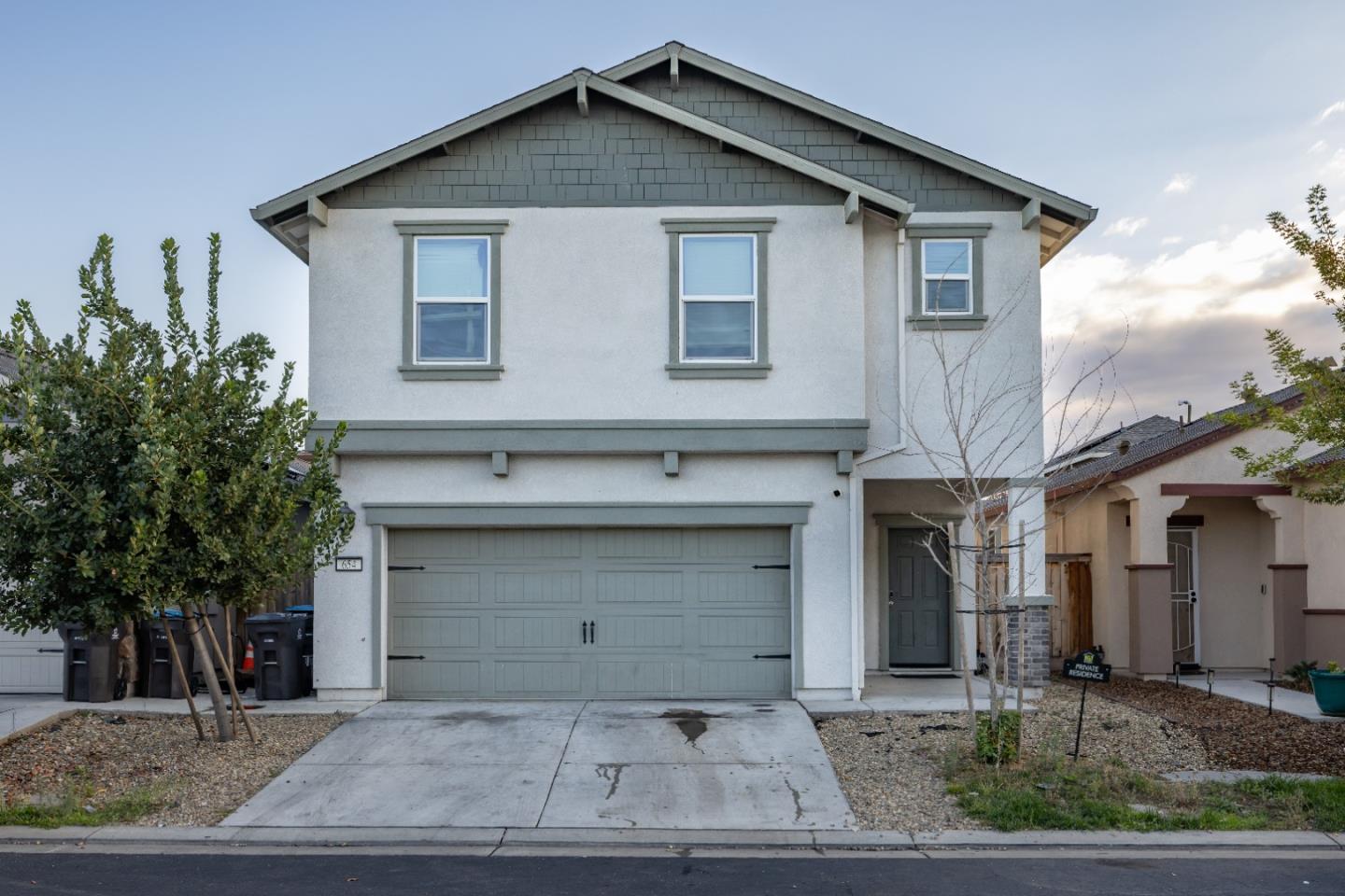 Front Image Thumbnail for ML82025961