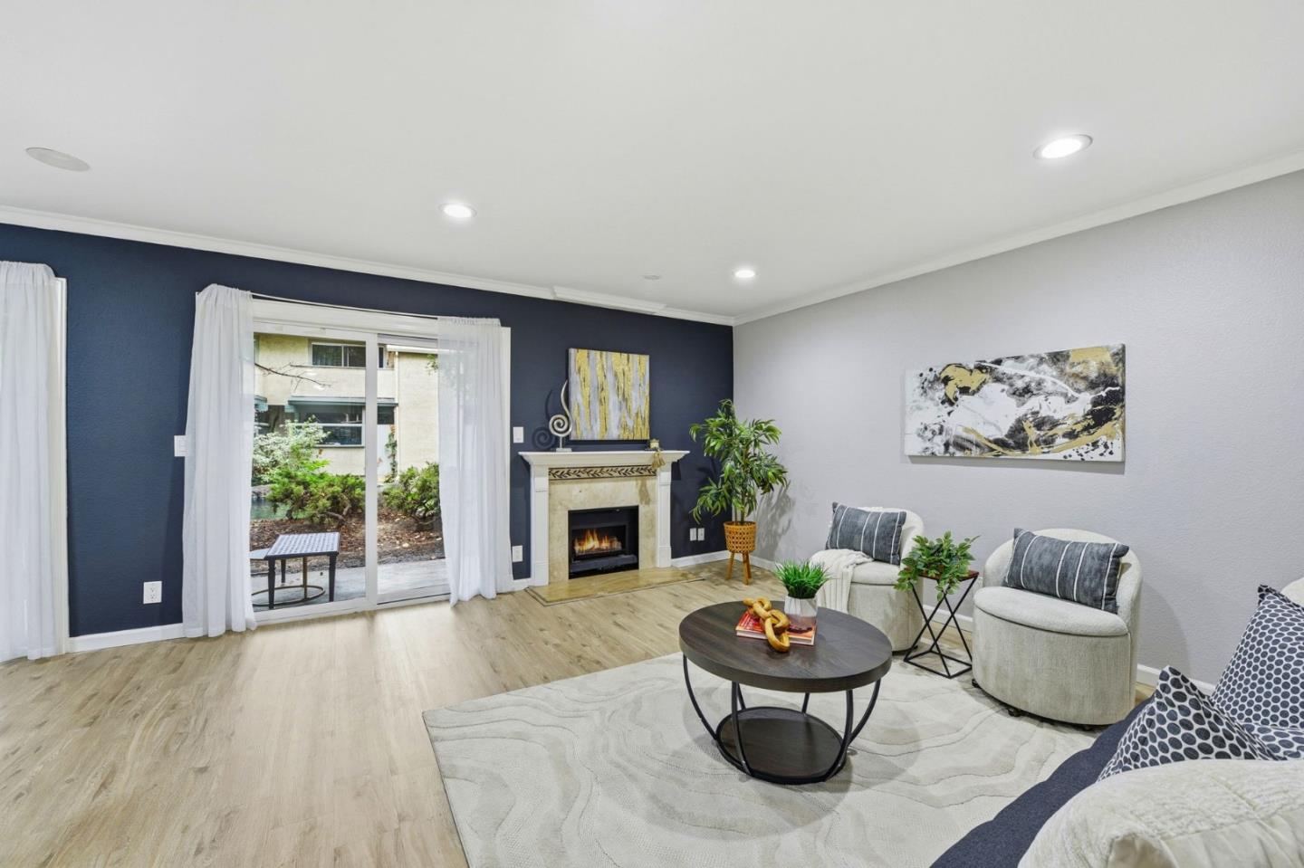 Front Image Thumbnail for ML82025982