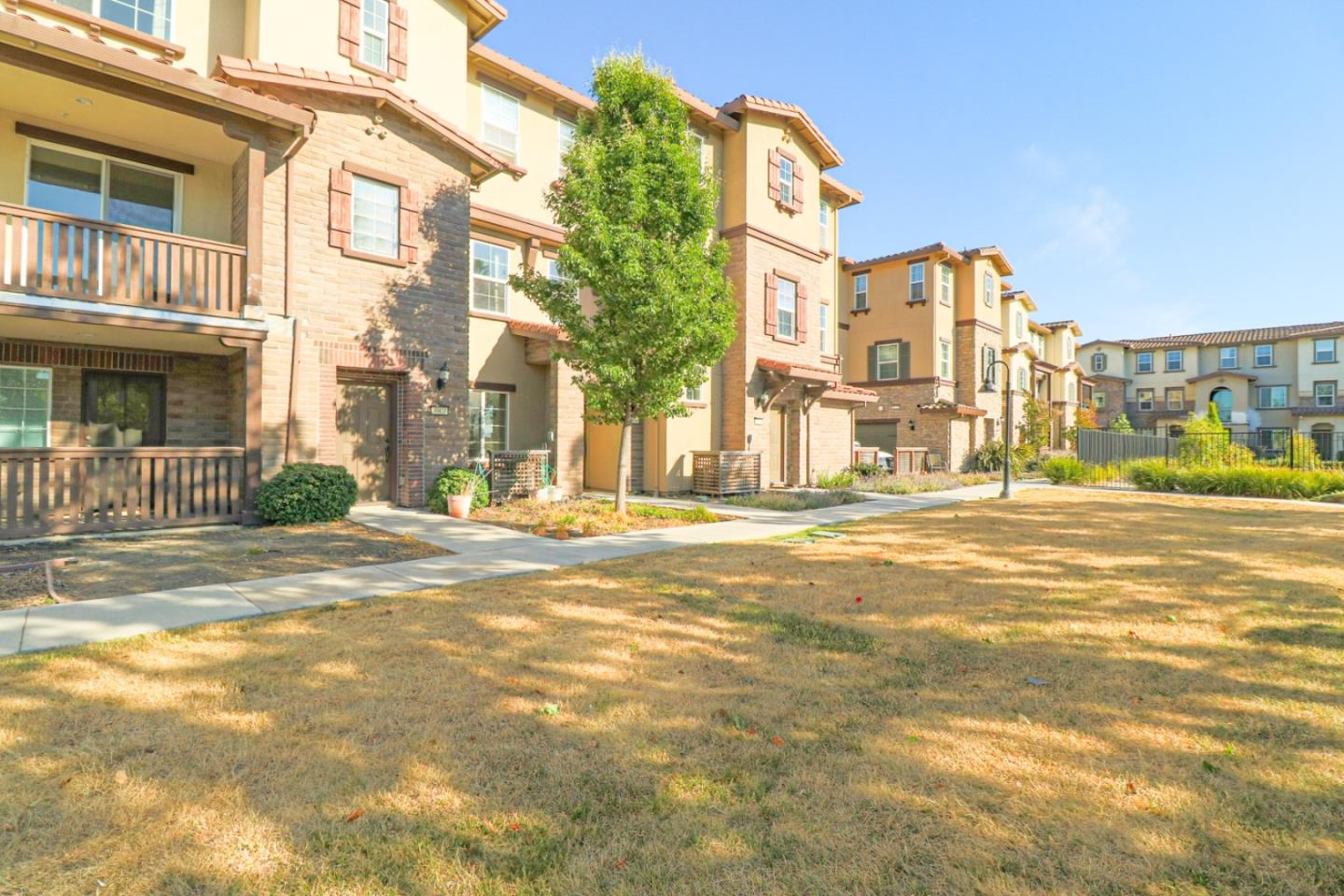 Front Image Thumbnail for ML82026115