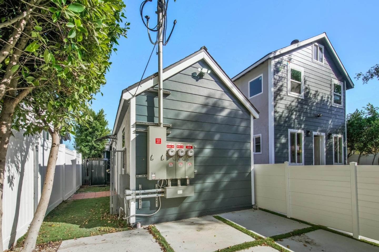 Front Image Thumbnail for ML82026147