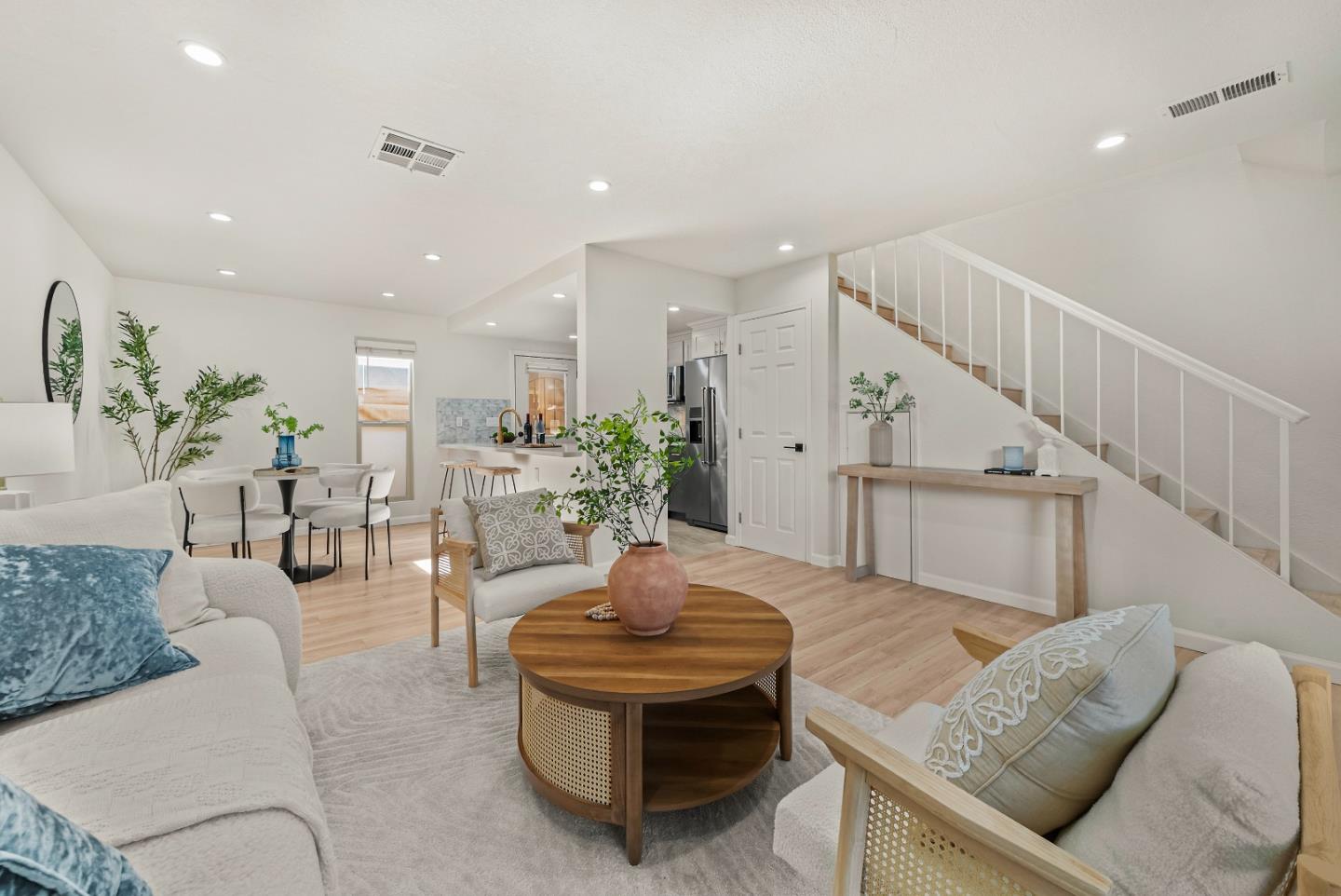 Front Image Thumbnail for ML82026163