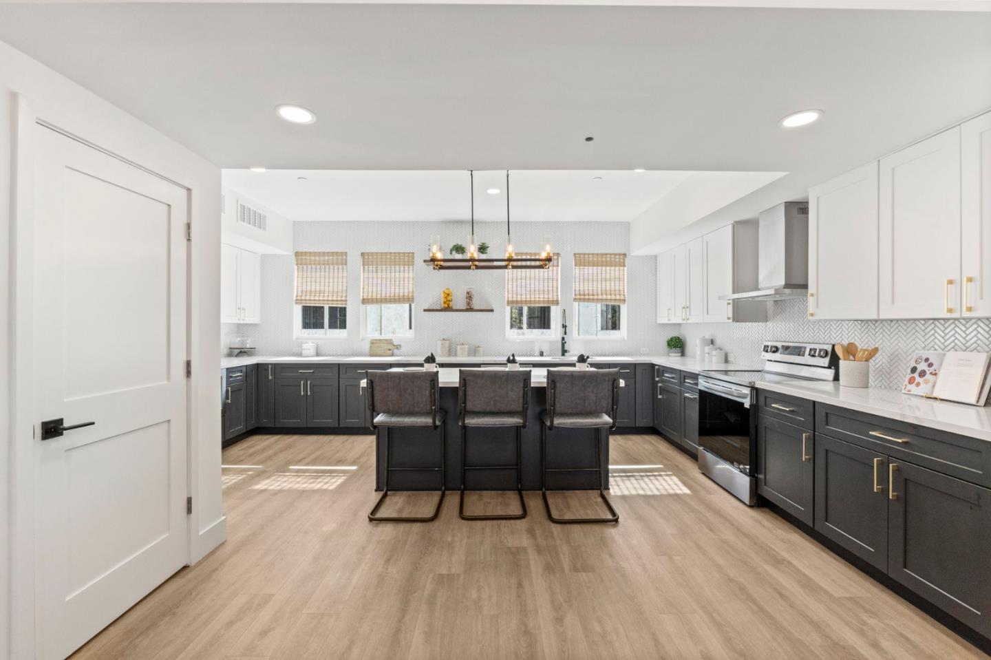 Front Image Thumbnail for ML82026167