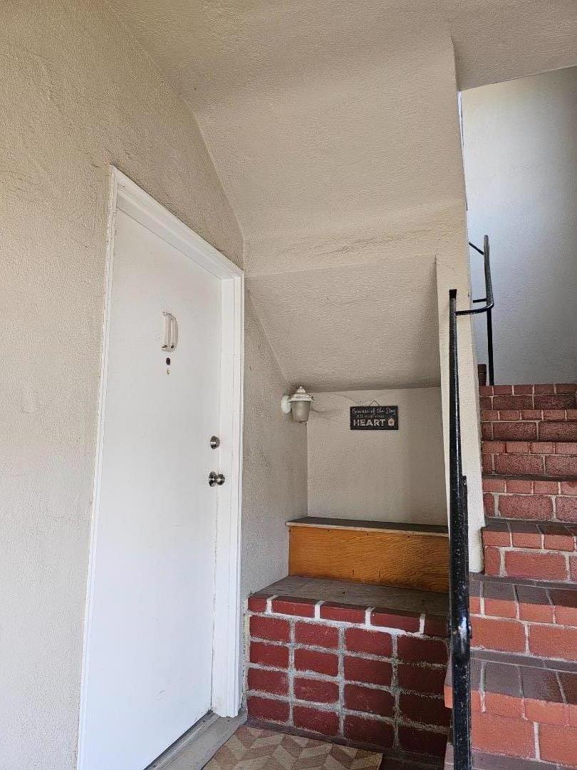 Front Image Thumbnail for ML82026175