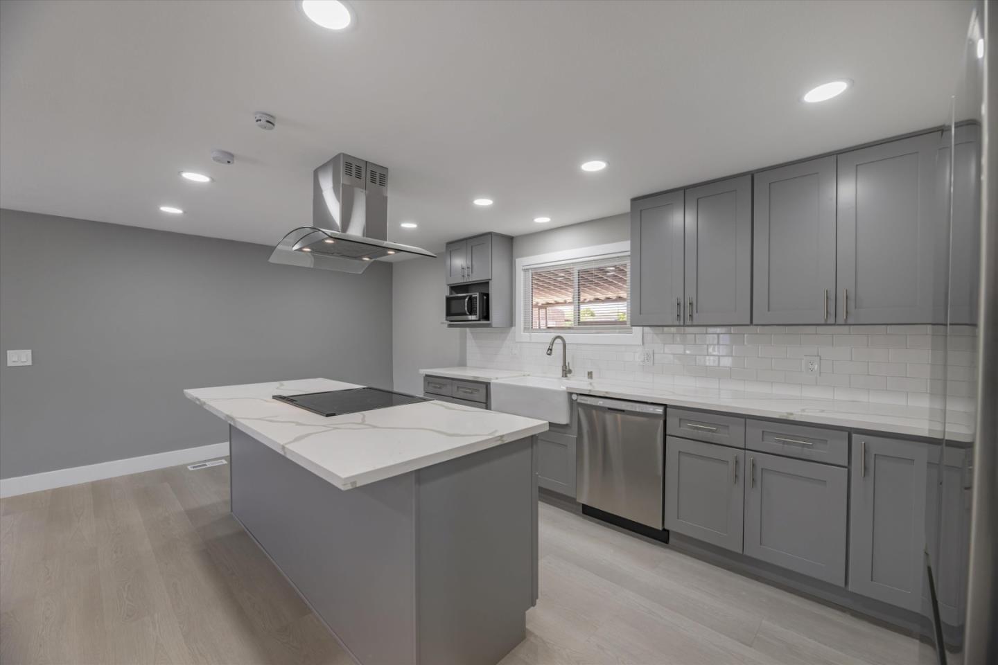 Front Image Thumbnail for ML82026192