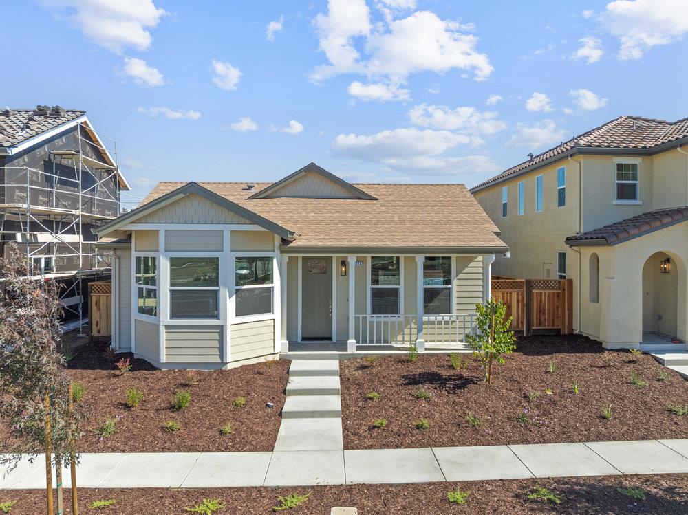 Front Image Thumbnail for ML82026215