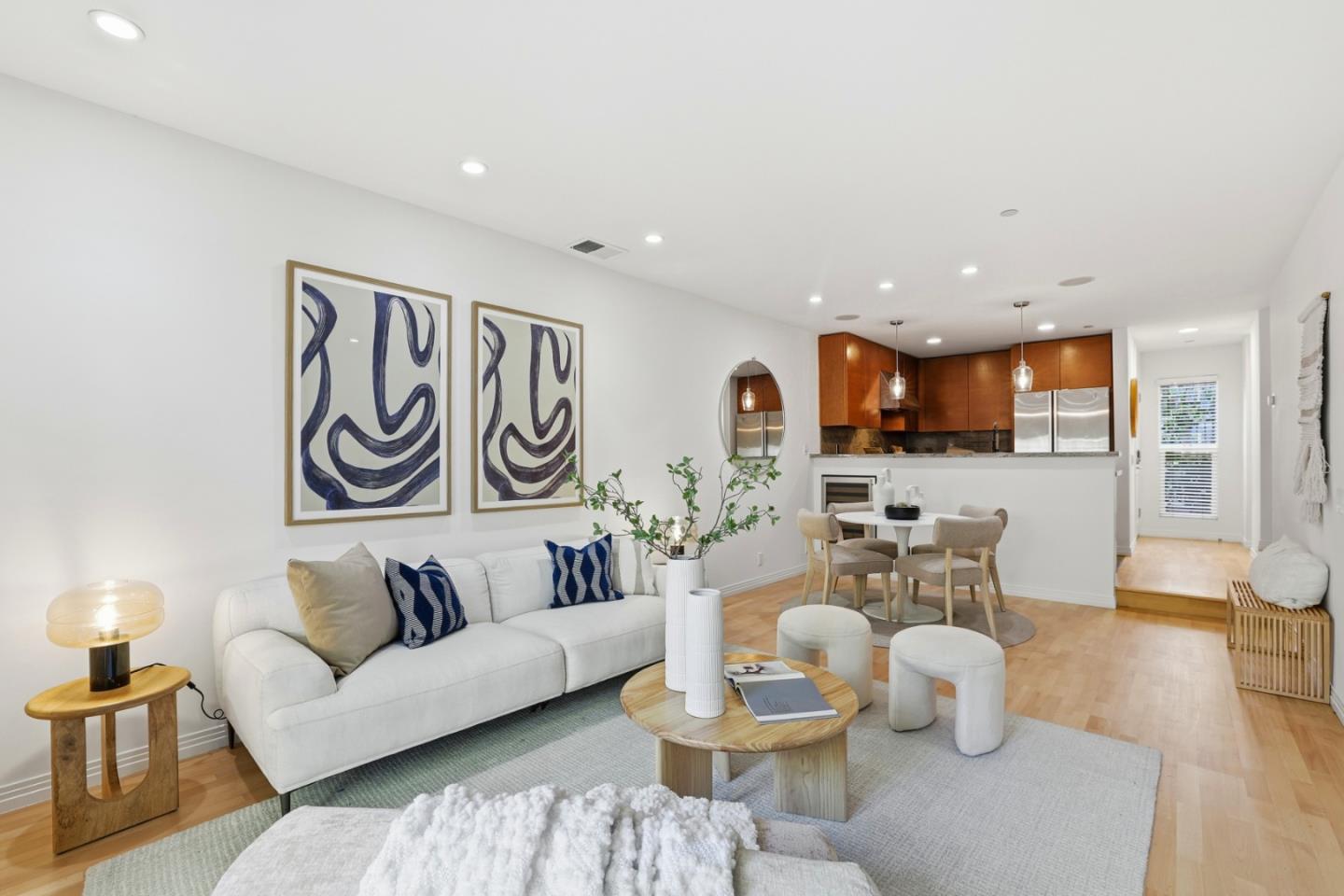 Front Image Thumbnail for ML82026233